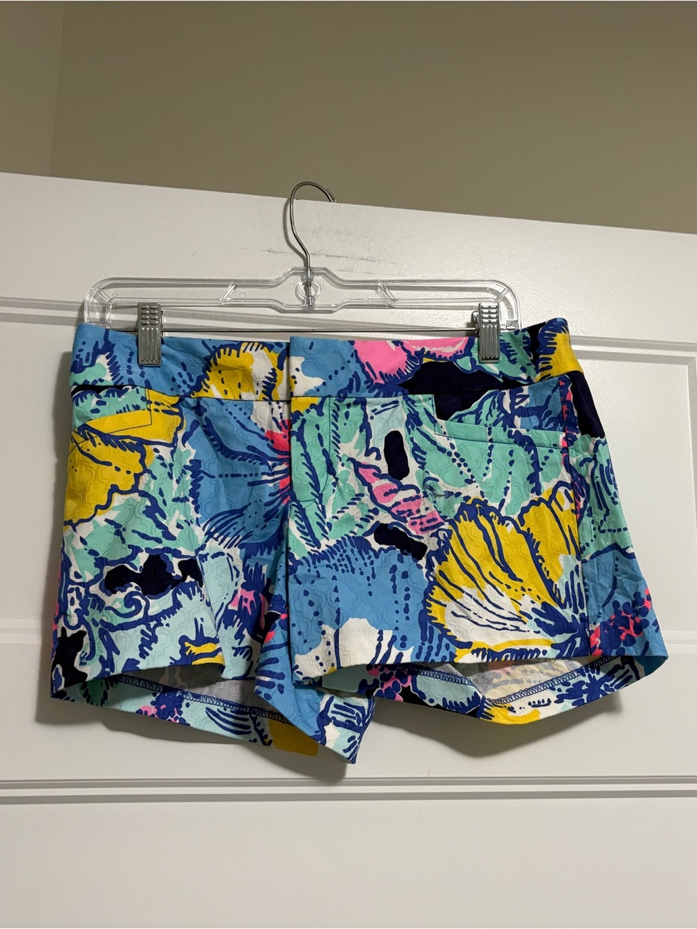 Lilly Pulitzer Women's SZ 4 Bright Navy Preppy Tropical Big Flirt Ellie Shorts